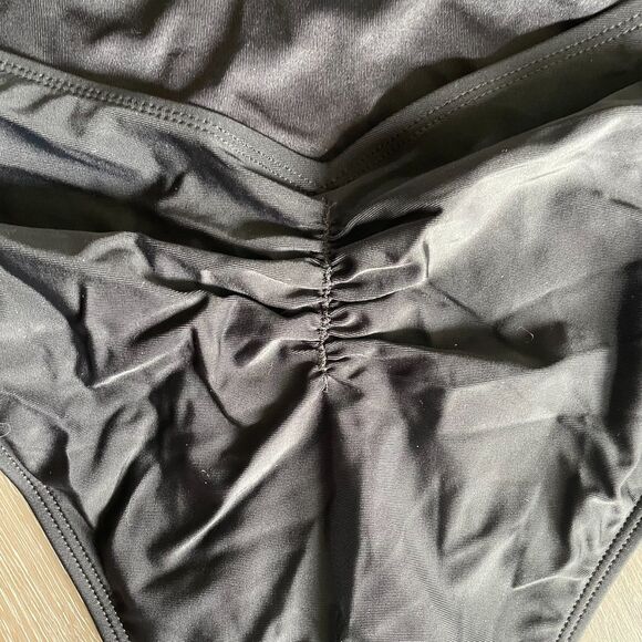 NWT Cupshe x Jojo Fletcher Mindful Solids Deep Onyx Plunge One Piece Size XL - Picture 6 of 9